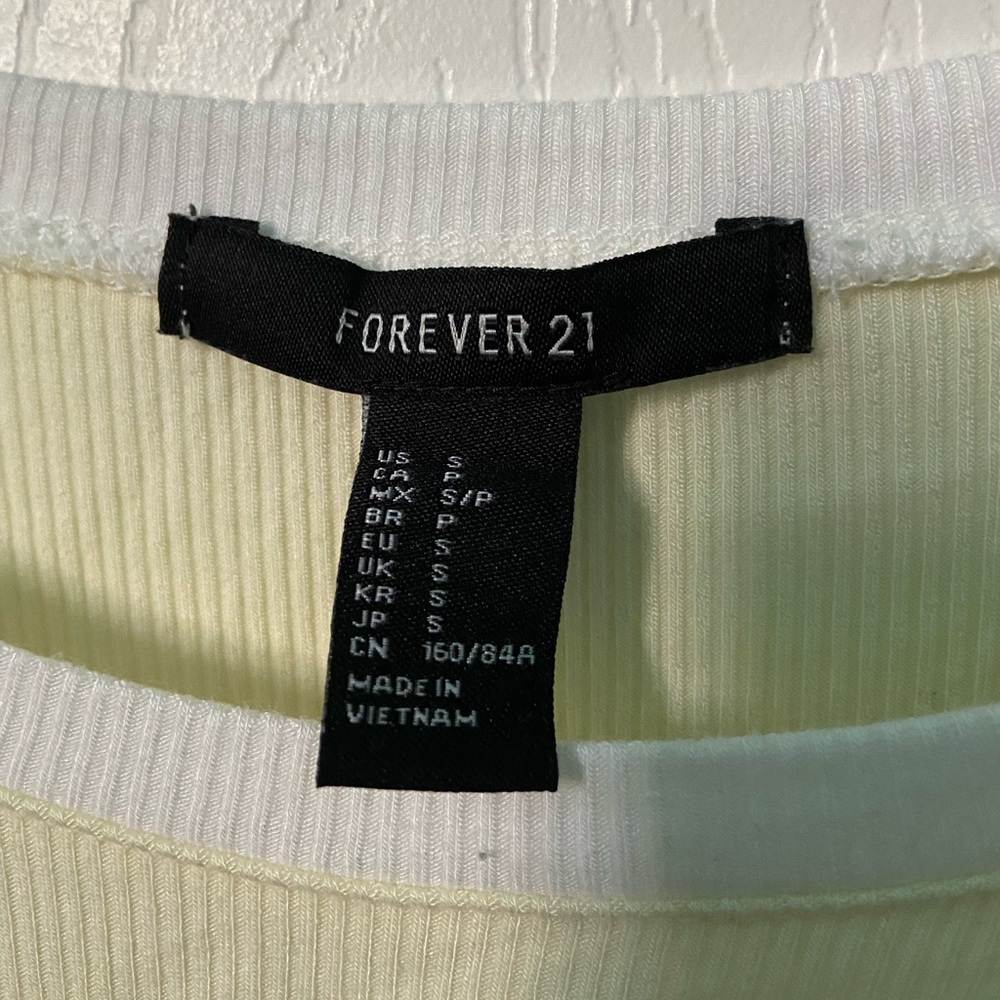 Forever 21 Top - Picture 2 of 2